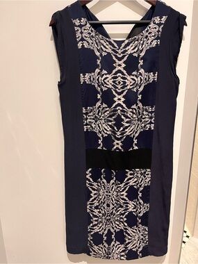 InWear Size 10 Sleeveless Navy and White Patterned Sheath Dress